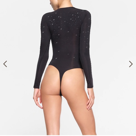 SWAROVSKI X SKIMS JELLY SHEER LONG SLEEVE CREW NECK BODYSUIT | ONYX - Picture 4 of 7